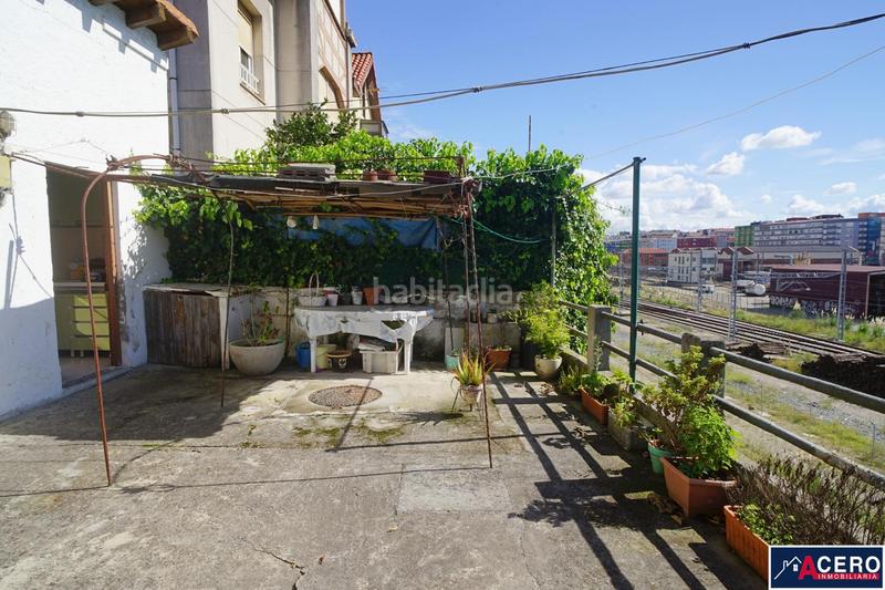 Foto aec065bc-8aa0-4e09-b43d-06e63f2053f9. Local comercial casaalmacen de 19m2 con terraza al sur en Santander