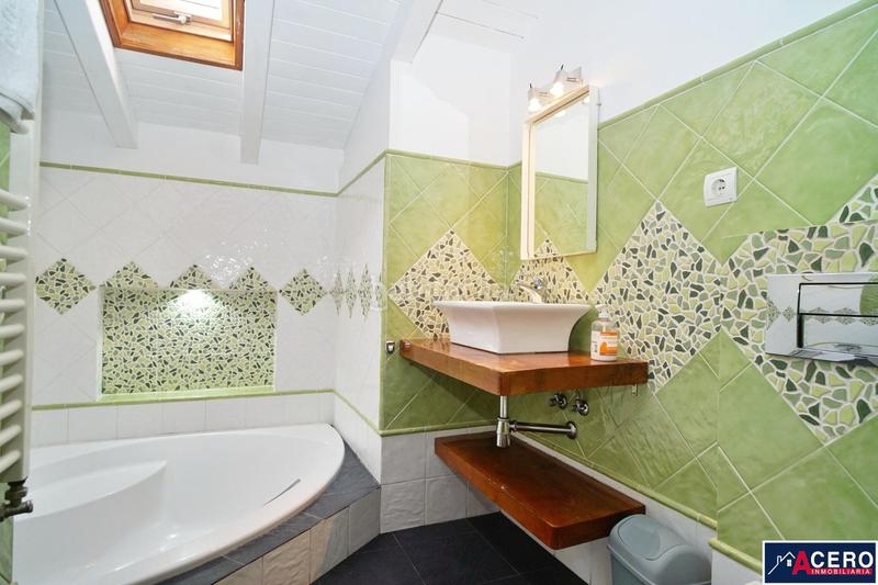 Foto 54605f32-b906-4c09-afe7-35c486716c74. Chalet avec parking dans Sancibrián Santa Cruz de Bezana