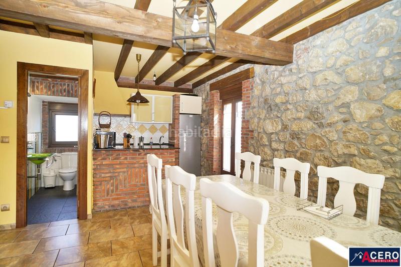 Foto 8494b0ad-e419-4e59-b543-d1b19ad4bfd3. Chalet avec parking dans Sancibrián Santa Cruz de Bezana