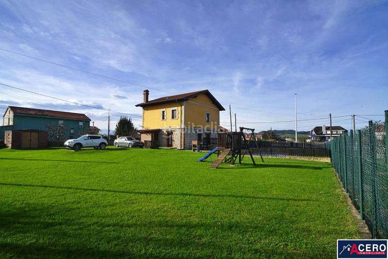 Foto 90d1480f-62a8-44b1-a2d5-ca98fa370000. Chalet avec parking dans Sancibrián Santa Cruz de Bezana