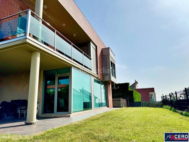 Foto 11dd7b6f-094d-4515-adc9-624d6b0b8942. Xalet amb aparcament piscina a Mompia Santa Cruz de Bezana