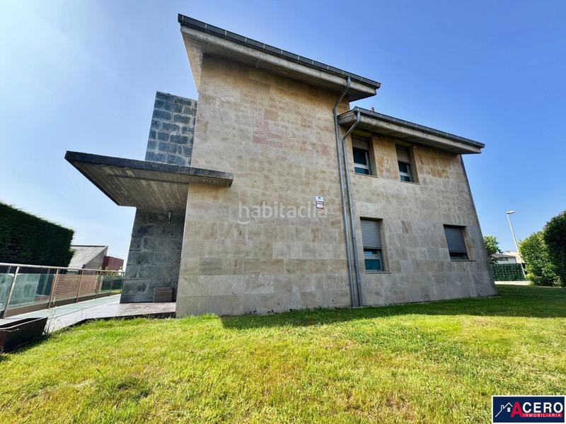 Foto e1675750-51ec-4293-9429-1069582baa4d. Xalet amb aparcament piscina a Mompia Santa Cruz de Bezana