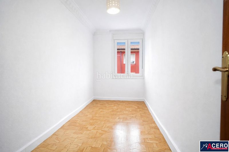 Foto 5a1c7268-baf0-4ee8-baab-1c6fd5a235c2. Pis a Cuatro Caminos Santander