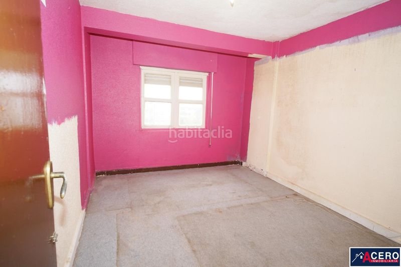 Foto 8d76fa60-1661-4eb1-a33e-71688b36a939. Piso  3 dormitorios con ascensor en Los Castros Santander