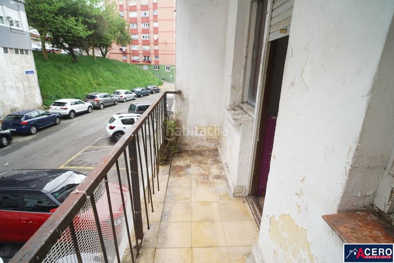 Foto cffc9291-e5b8-417b-90c5-d9c0b8bd8fa1. Piso  3 dormitorios con ascensor en Los Castros Santander