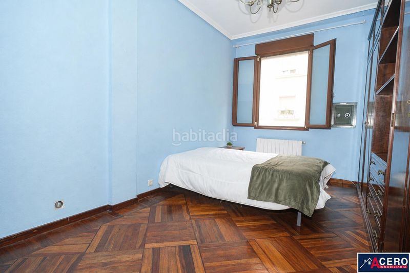 Foto ba8e1d3f-f355-4e3b-8925-be01381f495b. Pis amb calefacció a Centro - Ayuntamiento Santander