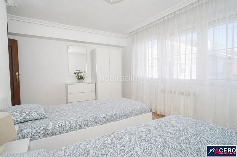 Foto f31ee2f6-ae35-4fd0-a255-d2b08eb26c54. Rent flat with heating parking in Liencres Piélagos