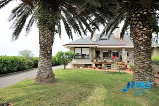 Casa  Barrio ojaiz. En santander, ojáiz chalet en venta con 4 dormitorios 2 de ellos
