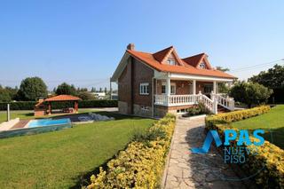 Chalet  Barrio la esprilla. Maravillosa gran casa en igollo de camargo con piscina