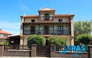 Casa  Calle corbán. Original casa independiente de estilo montañés en santander con