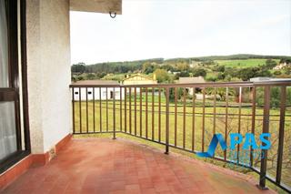 Pis  Barrio la maza. Pisazo de 3 dormitorios con vistas despejadas y exterior en meru