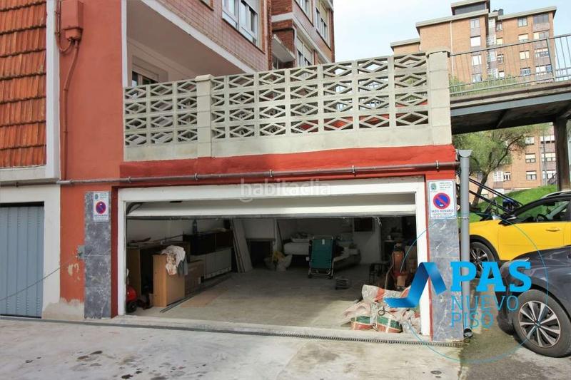Foto 4beb1809-e143-49fb-9c03-0ecf05ae412b. Aparcament cotxe a Los Castros Santander