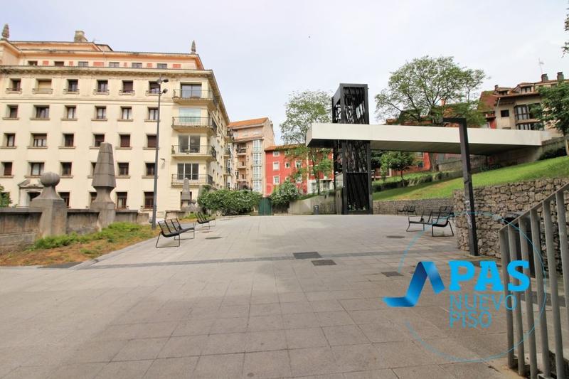 Foto 4ff2aba0-4946-4555-a08e-cbaf5a79aac3. Oficina a Centro - Ayuntamiento Santander