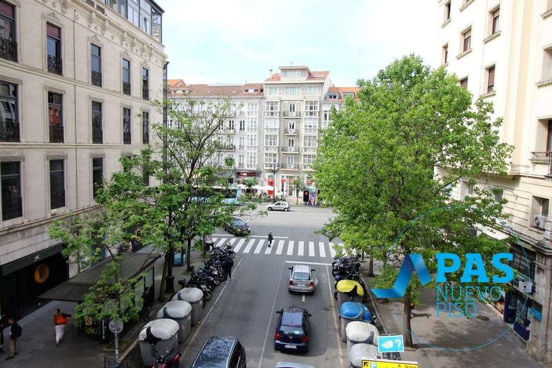 Foto ee93e3d8-d70d-46bc-a0e8-fd321fb58df2. Oficina a Centro - Ayuntamiento Santander