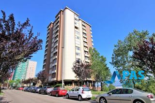 Pis  Calle gerardo diego. Magnifico piso tres habitaciones, dos baños con garaje y traster