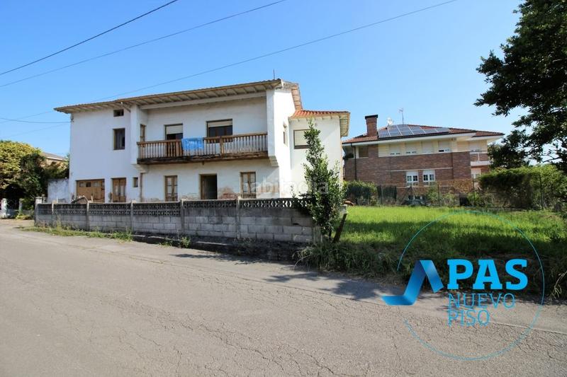 Foto 14c35dae-a794-4b1c-b8b0-28774128c483. Chalet en Tanos, casa de dos plantas con preciosa finca en suelo urbano en Torrelavega