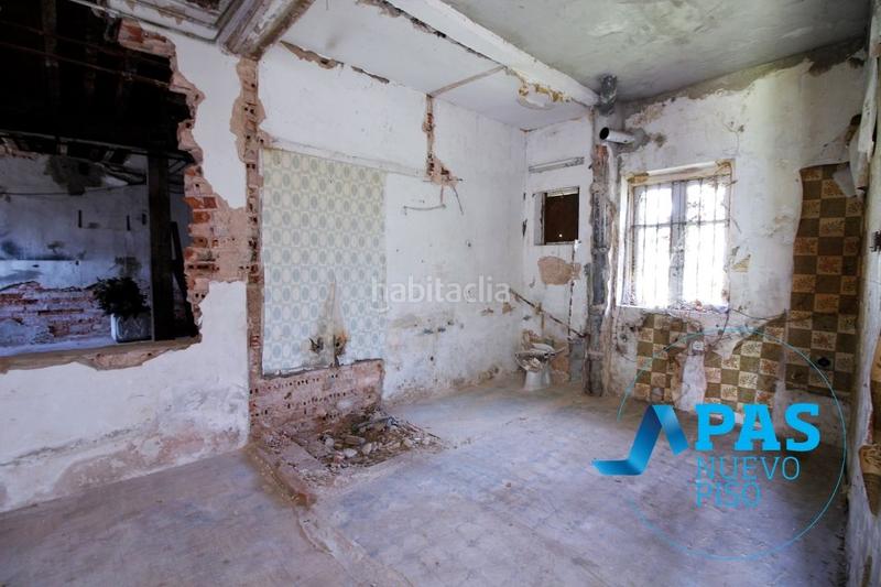 Foto 1dbb9292-05b6-4bc4-927c-160ce7a48e74. Chalet en Tanos, casa de dos plantas con preciosa finca en suelo urbano en Torrelavega