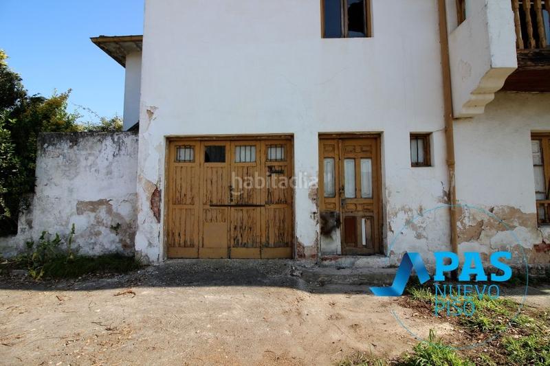 Foto 335e467c-f2fd-491b-ac0b-1e319a0958d4. Chalet en Tanos, casa de dos plantas con preciosa finca en suelo urbano en Torrelavega