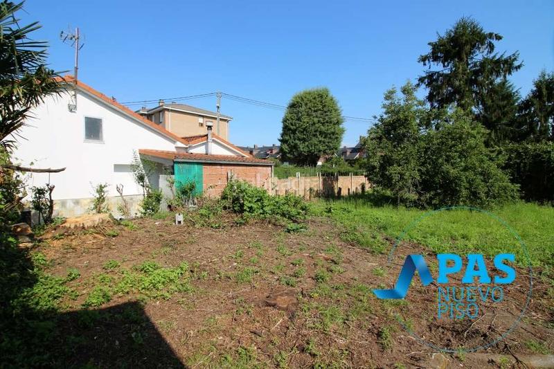 Foto 37e42369-a045-40ab-a2e1-49f2c4c33bc6. Chalet en Tanos, casa de dos plantas con preciosa finca en suelo urbano en Torrelavega