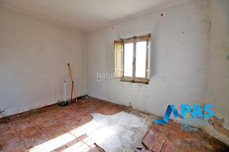 Foto 3985cc75-0d3a-431f-a1e2-817ffd91d896. Chalet en Tanos, casa de dos plantas con preciosa finca en suelo urbano en Torrelavega