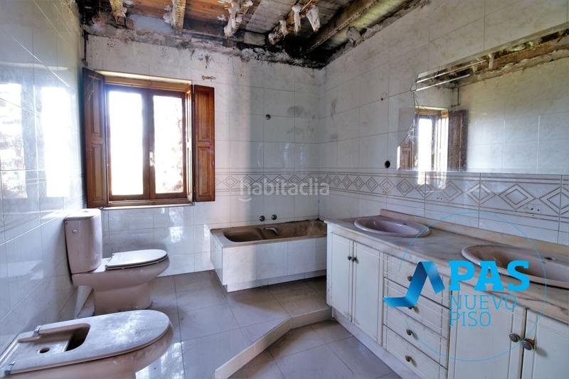 Foto 42931244-fc5e-452a-902a-2f66fef9edbb. Chalet en Tanos, casa de dos plantas con preciosa finca en suelo urbano en Torrelavega