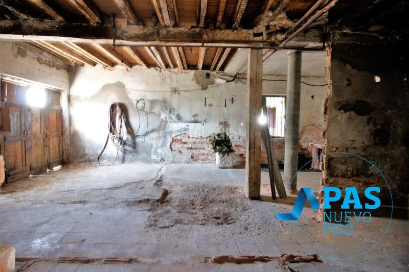 Foto 4af660a3-f594-4c4d-bf5f-420ee24394c0. Chalet en Tanos, casa de dos plantas con preciosa finca en suelo urbano en Torrelavega