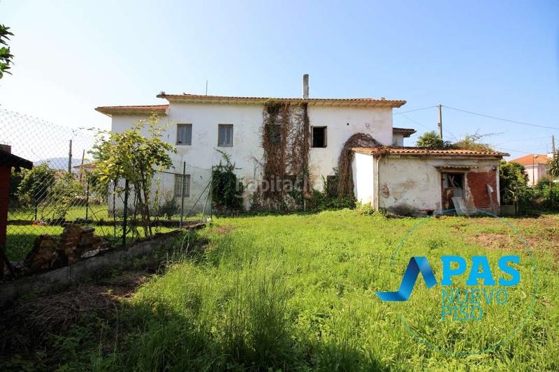 Foto 5604e2ba-170d-4219-8774-c466edaa4f66. Chalet en Tanos, casa de dos plantas con preciosa finca en suelo urbano en Torrelavega