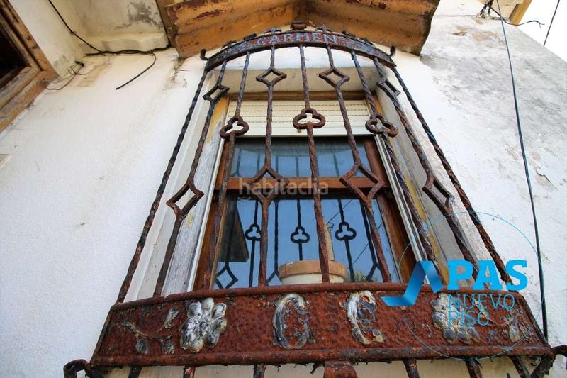 Foto e08cbc8f-3667-441a-a3c8-0e70a6a17555. Chalet en Tanos, casa de dos plantas con preciosa finca en suelo urbano en Torrelavega