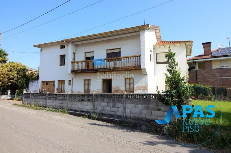 Foto e5da5e0d-50f4-40ae-9a22-babc5c11890b. Chalet en Tanos, casa de dos plantas con preciosa finca en suelo urbano en Torrelavega
