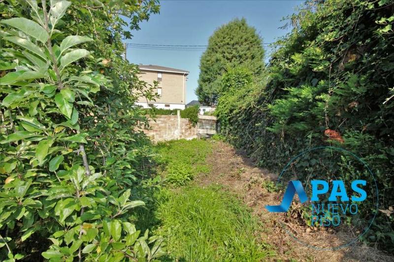 Foto f5887b7d-b65e-4e73-bbb9-aaf104d560f4. Chalet en Tanos, casa de dos plantas con preciosa finca en suelo urbano en Torrelavega