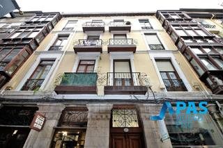 Appartement  Calle arrabal. Centro de santander en venta piso de cuatro dormitorios en edifi