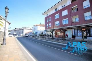 Pis  Paseo de la estación. En solares, piso con 2 dormitrorios, ascensor, plaza de garaje y