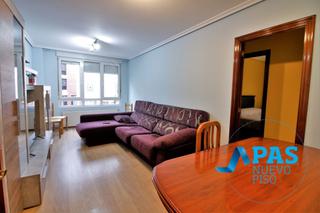 Pis  Paseo de la estacin. En solares, piso con 2 dormitrorios, ascensor, plaza de garaje y