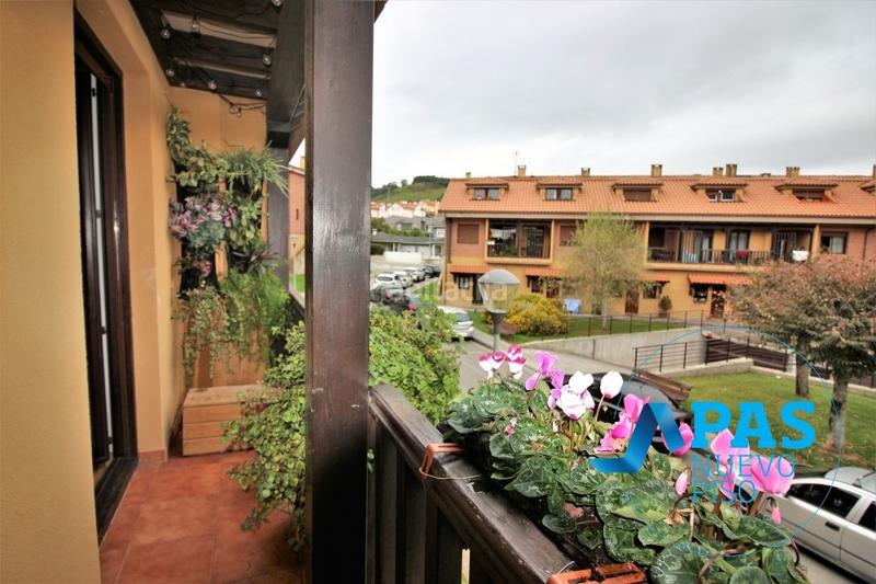 Foto c3491be5-bed8-4eee-8d3c-e06034131ce8. Pis amb calefacció aparcament a Mortera Piélagos