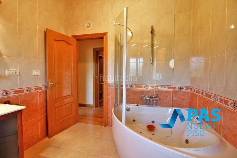 Foto f1aa4fbc-4c3d-40d0-bdfd-0f16795efc66. Chalet avec chauffage parking dans Ceceñas - Hermosa Medio Cudeyo