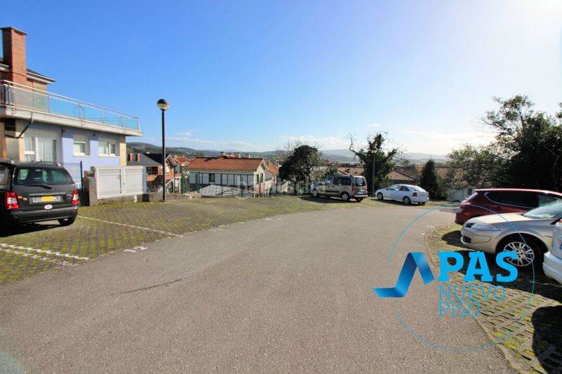 Foto b3a0657b-e649-43d9-8e89-8bbe172ca306. Pis amb calefacció aparcament a Cudón Miengo