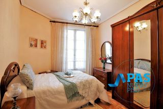 Etagenwohnung  Calle arrabal. Centro de santander en venta amplio piso situado en calle peaton