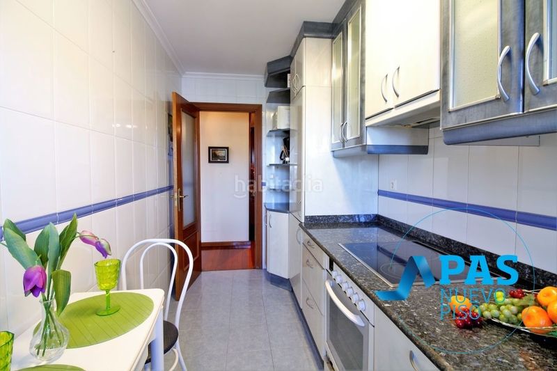 Foto 088aff8b-8d1b-4190-b3ba-b3324176c9bc. Pis amb calefacció aparcament a Cuatro Caminos Santander