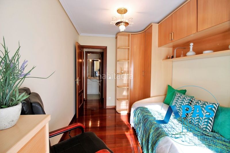 Foto 42df3e35-6e71-4059-b976-c954d953692d. Pis amb calefacció aparcament a Cuatro Caminos Santander