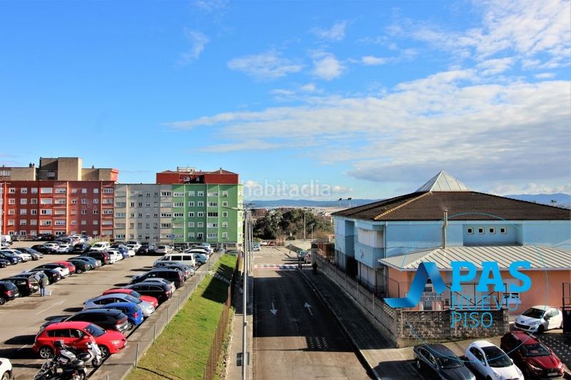 Foto 4537e3a3-8804-4f3f-b0e8-97ffb0875c79. Pis amb calefacció aparcament a Cuatro Caminos Santander