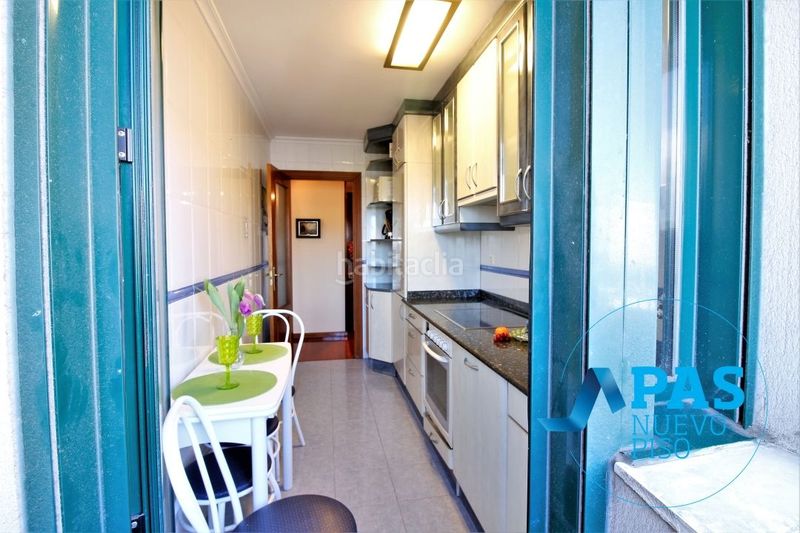 Foto afcb3677-3ceb-488c-be10-ddf2fe1ce500. Pis amb calefacció aparcament a Cuatro Caminos Santander