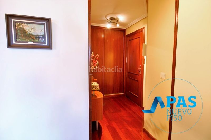 Foto cb4e1446-5ecd-46b3-ae01-5293a45b7e95. Pis amb calefacció aparcament a Cuatro Caminos Santander