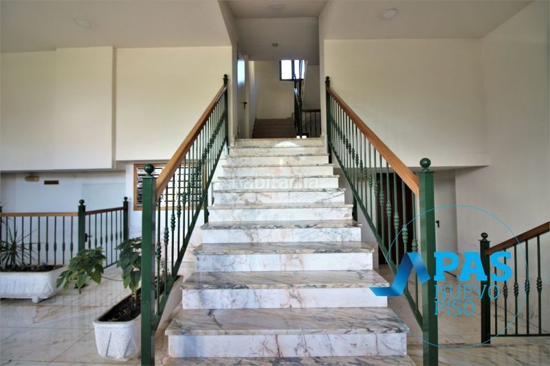 Foto cc05ff46-3db2-4b0f-90ee-2efd05f315cc. Pis amb calefacció aparcament a Cuatro Caminos Santander