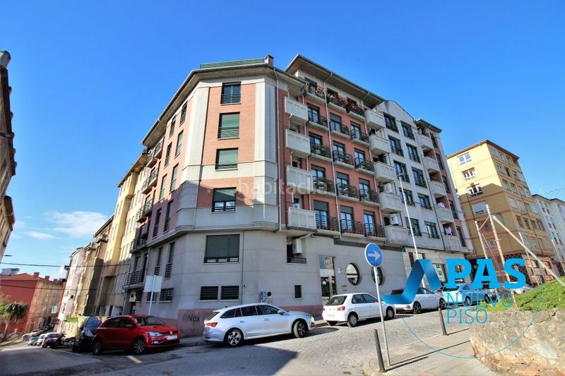 Foto fb8f3659-d631-4241-b3a1-73c4eddd1eb1. Pis amb calefacció aparcament a Cuatro Caminos Santander