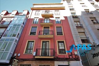 Appartamento  Calle florida. Centro de santander en venta luminoso piso de 3 dormitorios, con