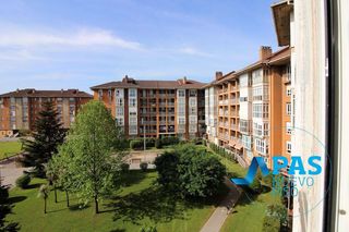 Pis  Calle san martín del pino. Peñacastillo, santander. en venta piso de 3 dormitorios dobles,