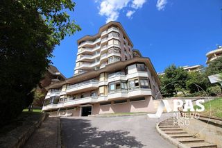 Lloguer Pis  Avenida de cantabria. En el sardinero de santander. alquiler piso para fijo, vacío, co