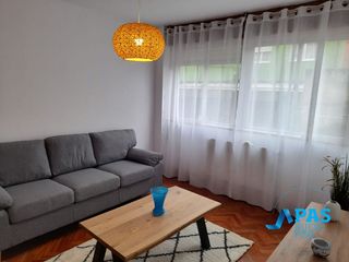 Miete Etagenwohnung  Calle fernando de los ríos. Entre general dávila y avenida de los castros zona universidades