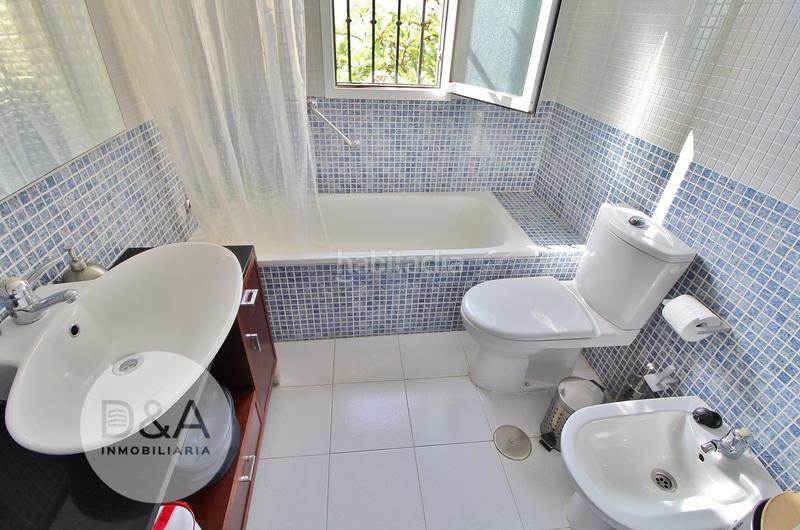 Foto 5a0d252b-e3f6-4884-ac83-10840cc2f072. Casa aparellada amb calefacció aparcament piscina a Rincón de la Victoria