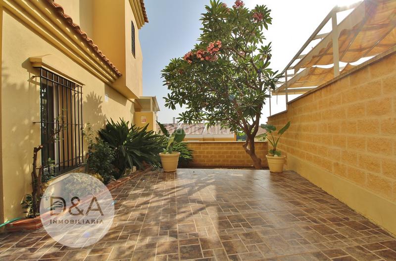 Foto 9aab6c1f-896d-438e-b3ae-bf3a1e752f18. Casa aparellada amb calefacció aparcament piscina a Rincón de la Victoria